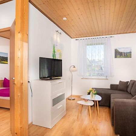 Ferienhaus "Zur Alten Schule" Mittelndorf エクステリア 写真