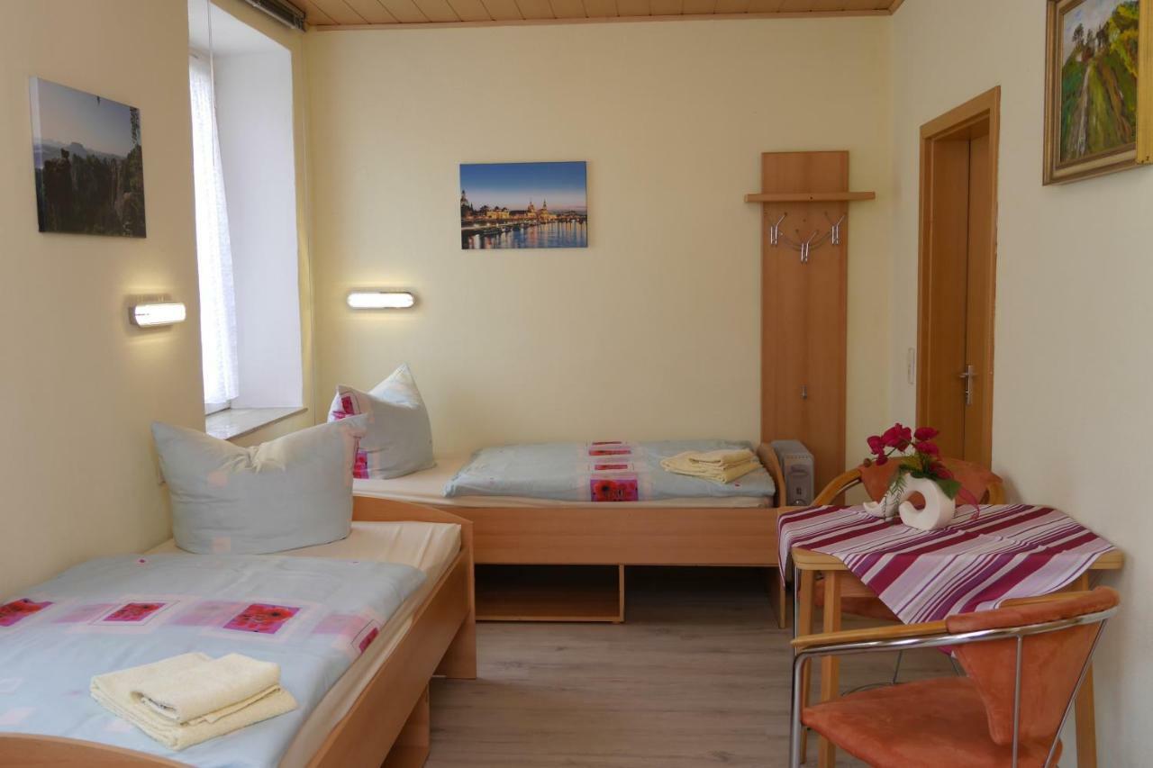 Ferienhaus "Zur Alten Schule" Mittelndorf エクステリア 写真